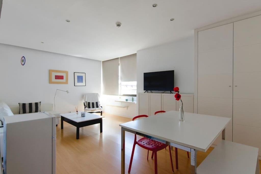 דירות מדריד Beautiful Flat A Stone'S Throw From The Retiro-Vill מראה חיצוני תמונה